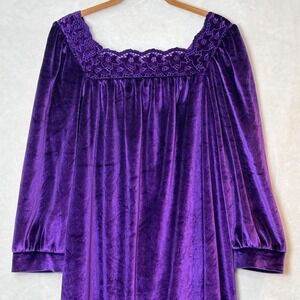Vtg 1970s Purple Velvet Maxi Dress Lace Empire Whimsigoth USA Gown Robe